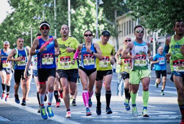 hardlopende mensen in marathon
